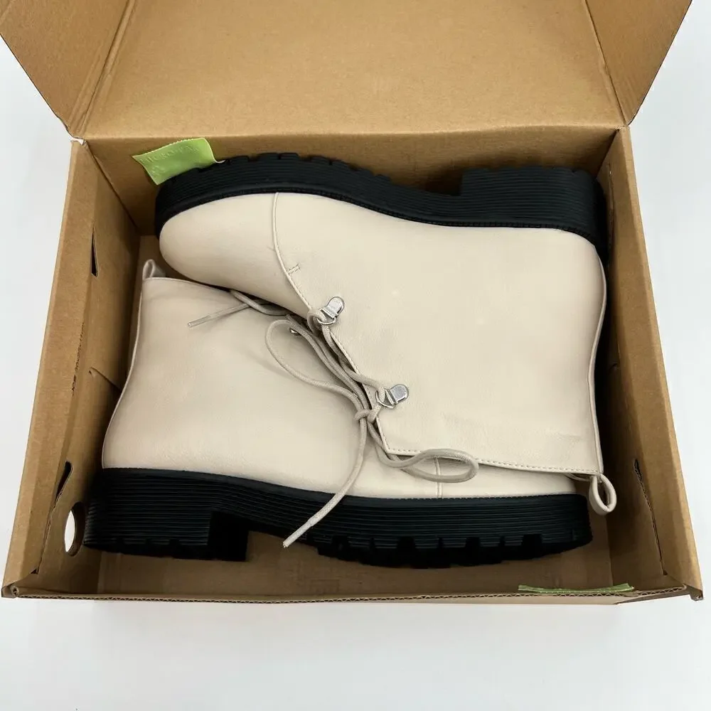 NEW COCONUTS BY MATISSE MILLY LACE-UP BOOTS in bone off white retro size 8 or 9